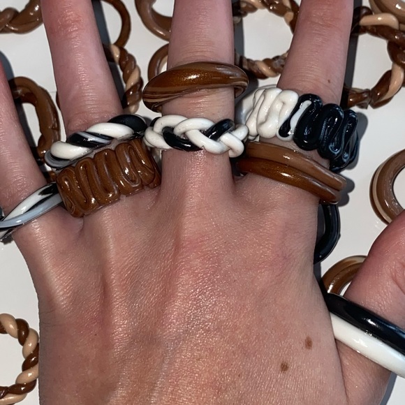 Chunky clay rings - neutral set of 5 - Picture 7 of 10